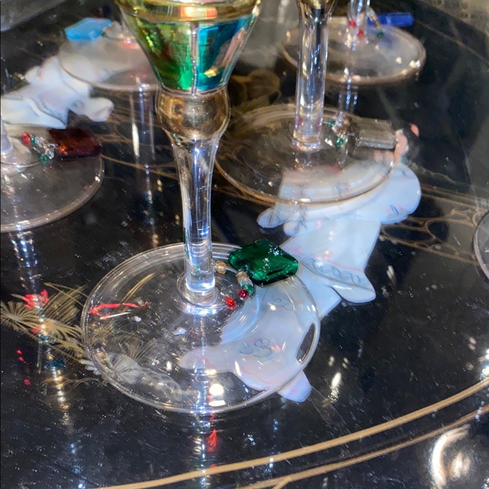 Z Gallery set of 8 Majestic Elegant Wine Glass with Colorful Stems w/wine charms - Picture 6 of 6